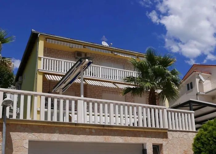 Two Palms Apartman *