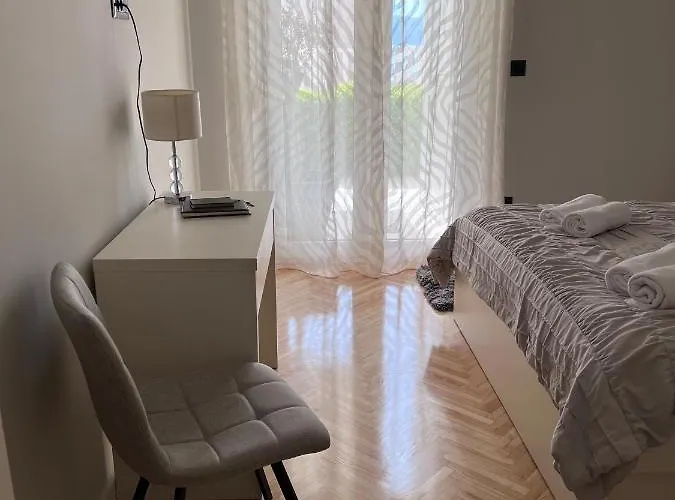 Two Palms Apartman *