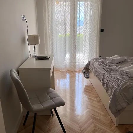 Two Palms Apartament *