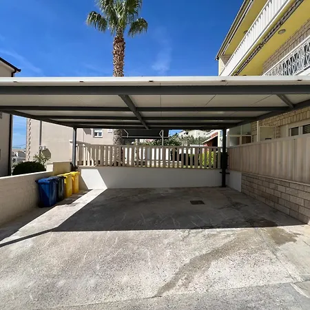 Two Palms Apartament